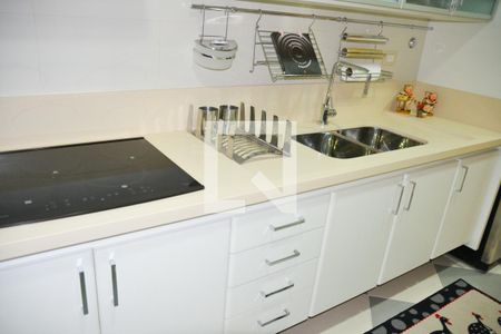Apartamento à venda com 153m², 3 quartos e 3 vagas Apartamento à venda com 153m², 3 quartos e 3 vagasCozinha
