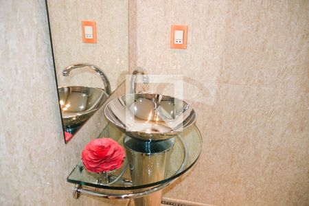 Apartamento à venda com 153m², 3 quartos e 3 vagas Apartamento à venda com 153m², 3 quartos e 3 vagasLavabo