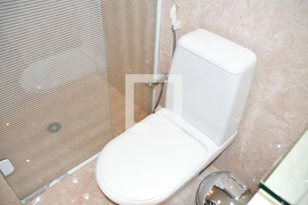 Apartamento à venda com 153m², 3 quartos e 3 vagas Apartamento à venda com 153m², 3 quartos e 3 vagasBanheiro 2