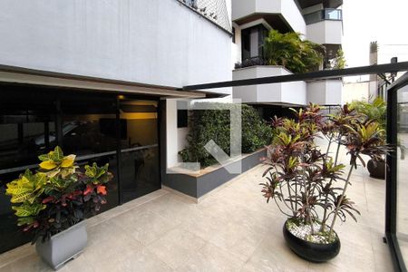 Apartamento à venda com 211m², 3 quartos e 2 vagas Apartamento à venda com 211m², 3 quartos e 2 vagasÁrea comum
