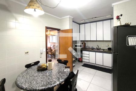Apartamento à venda com 211m², 3 quartos e 2 vagas Apartamento à venda com 211m², 3 quartos e 2 vagasCozinha