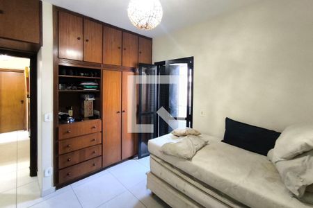 Apartamento à venda com 211m², 3 quartos e 2 vagas Apartamento à venda com 211m², 3 quartos e 2 vagasQuarto 2