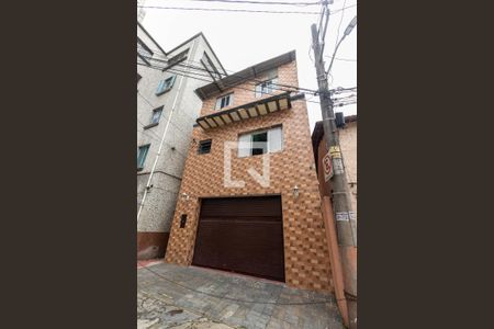 Casa para alugar com 80m², 3 quartos e sem vaga Casa para alugar com 80m², 3 quartos e sem vagaFachada