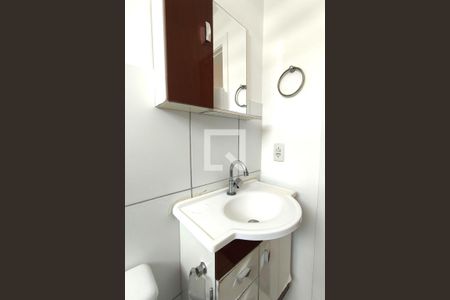 Casa de condomínio à venda com 52m², 2 quartos e 1 vaga Casa de condomínio à venda com 52m², 2 quartos e 1 vagabanheiro