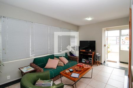 Apartamento à venda com 202m², 4 quartos e 2 vagas Apartamento à venda com 202m², 4 quartos e 2 vagasSala 2