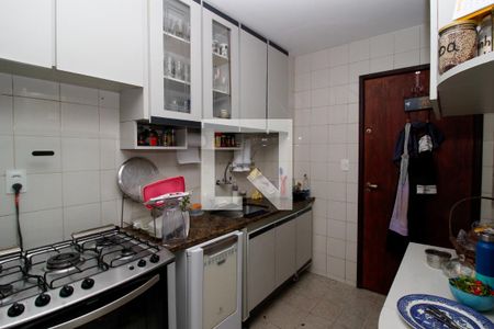 Apartamento à venda com 202m², 4 quartos e 2 vagas Apartamento à venda com 202m², 4 quartos e 2 vagasCozinha