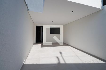 Casa à venda com 106m², 3 quartos e 2 vagasGaragem