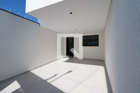 Casa à venda com 106m², 3 quartos e 2 vagasGaragem