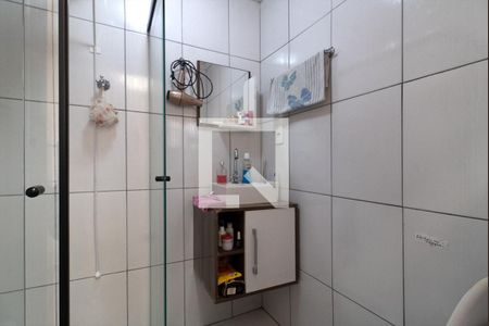 banheiro social_1 de casa para alugar com 1 quarto, 65m² em São João Climaco, São Paulo
