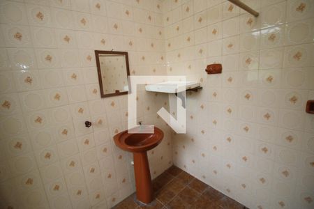 Casa à venda com 256m², 3 quartos e 2 vagasBanheiro de serviço