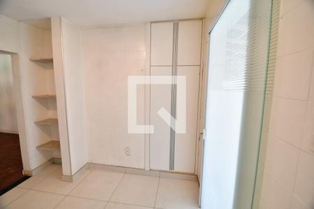 Casa à venda com 160m², 2 quartos e 5 vagasCozinha - Armários