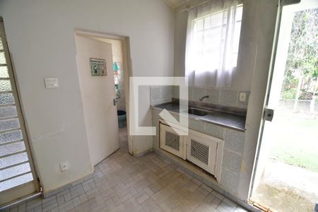 Casa à venda com 160m², 2 quartos e 5 vagasBanheiro de serviço