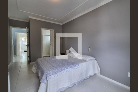 Casa à venda com 688m², 4 quartos e 3 vagas Casa à venda com 688m², 4 quartos e 3 vagasQuarto 4