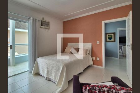 Casa à venda com 688m², 4 quartos e 3 vagas Casa à venda com 688m², 4 quartos e 3 vagas Quarto 2