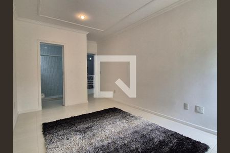 Casa à venda com 688m², 4 quartos e 3 vagas Casa à venda com 688m², 4 quartos e 3 vagasQuarto 3