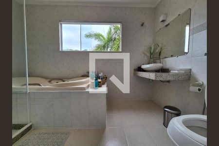 Casa à venda com 688m², 4 quartos e 3 vagas Casa à venda com 688m², 4 quartos e 3 vagasBanheiro do Quarto 1