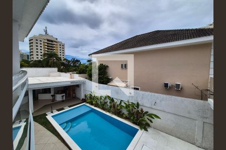 Casa à venda com 688m², 4 quartos e 3 vagas Casa à venda com 688m², 4 quartos e 3 vagasVaranda do Quarto 1 - Vista