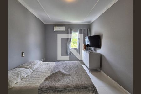 Casa à venda com 688m², 4 quartos e 3 vagas Casa à venda com 688m², 4 quartos e 3 vagasQuarto 4