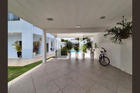 Casa à venda com 688m², 4 quartos e 3 vagas Casa à venda com 688m², 4 quartos e 3 vagasÁrea Externa