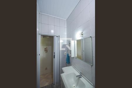 Casa à venda com 206m², 3 quartos e 5 vagas Casa à venda com 206m², 3 quartos e 5 vagasBanheiro 2