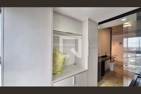 Apartamento à venda com 70m², 2 quartos e 1 vagaÁrea de Serviço