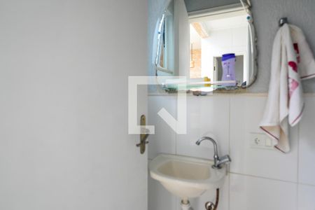 Casa à venda com 175m², 4 quartos e 4 vagas Casa à venda com 175m², 4 quartos e 4 vagasBanheiro de Serviço