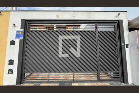 Casa à venda com 175m², 4 quartos e 4 vagas Casa à venda com 175m², 4 quartos e 4 vagasFachada