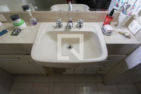 Casa à venda com 2000m², 4 quartos e 10 vagasBanheiro Social