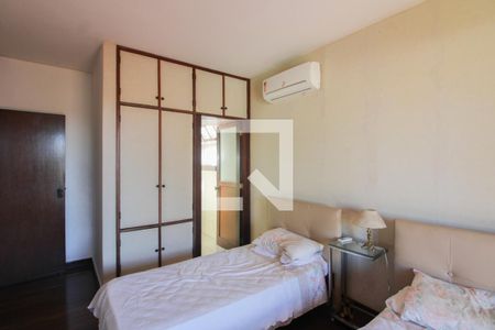 Casa à venda com 2000m², 4 quartos e 10 vagasSuíte 2