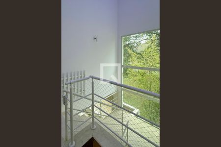 Casa de condomínio à venda com 700m², 5 quartos e 5 vagasEscada