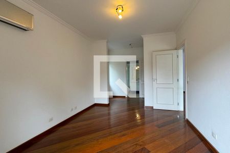 Casa de condomínio à venda com 700m², 5 quartos e 5 vagasSuíte 4