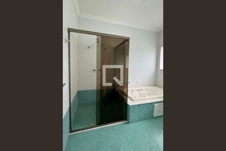 Casa de condomínio à venda com 700m², 5 quartos e 5 vagasBanheiro da Suíte 3