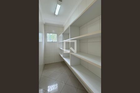 Casa de condomínio à venda com 700m², 5 quartos e 5 vagasDespensa