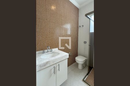 Casa de condomínio à venda com 700m², 5 quartos e 5 vagasBanheiro da Suíte 1