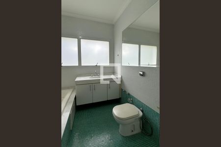 Casa de condomínio à venda com 700m², 5 quartos e 5 vagasBanheiro da Suíte 3