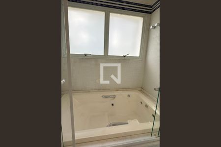 Casa de condomínio à venda com 700m², 5 quartos e 5 vagasBanheiro da Suíte 4