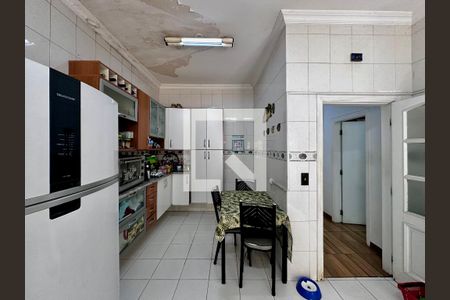 Casa à venda com 290m², 4 quartos e 2 vagasCozinha 