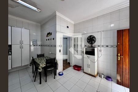 Casa à venda com 290m², 4 quartos e 2 vagasCozinha 