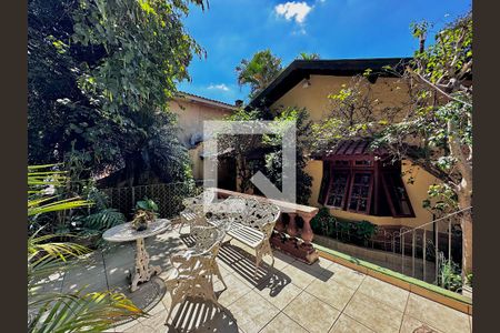 Casa à venda com 290m², 4 quartos e 2 vagasVaranda