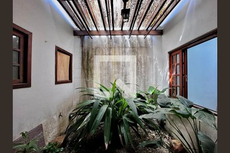 Casa à venda com 290m², 4 quartos e 2 vagasJardim de Inverno 