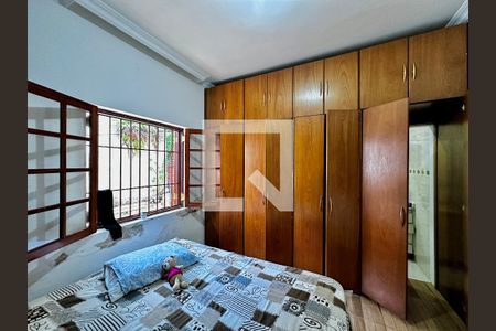 Casa à venda com 290m², 4 quartos e 2 vagasSuíte 2