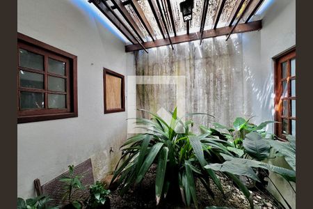 Casa à venda com 290m², 4 quartos e 2 vagasJardim de Inverno 