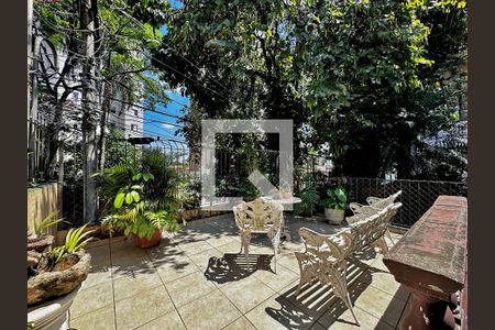 Casa à venda com 290m², 4 quartos e 2 vagasVaranda