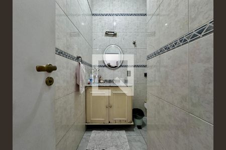 Casa à venda com 290m², 4 quartos e 2 vagasBanheiro Social 