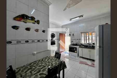 Casa à venda com 290m², 4 quartos e 2 vagasCozinha 