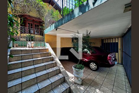 Casa à venda com 290m², 4 quartos e 2 vagasEntrada 