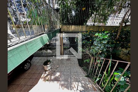 Casa à venda com 290m², 4 quartos e 2 vagasEntrada 