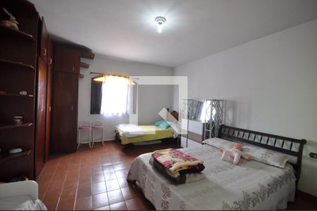 Casa à venda com 180m², 3 quartos e 2 vagasQuarto Suíte