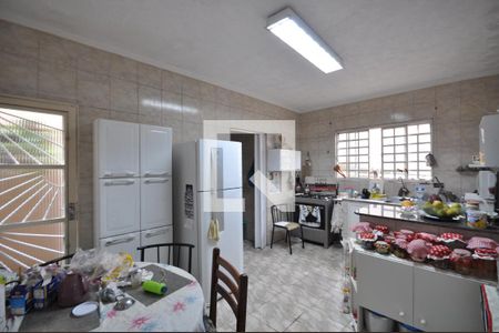 Casa à venda com 180m², 3 quartos e 2 vagasCozinha