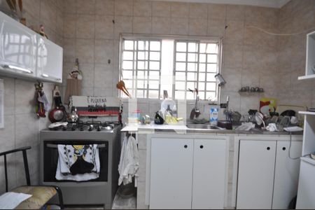 Casa à venda com 180m², 3 quartos e 2 vagasCozinha